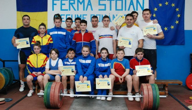 Halterofilii încep calificările la Naționale și Cupa României - haltere-1366640706.jpg