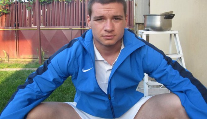 Halterofilul Alin Olteanu a luat aurul la Cupa Steaua - halterealin-1355174046.jpg