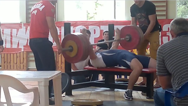 TRAGEDIE ÎN SPORT. Un rus a murit zdrobit de halteră - halterophilerusseigorgolushkindi-1346405639.jpg