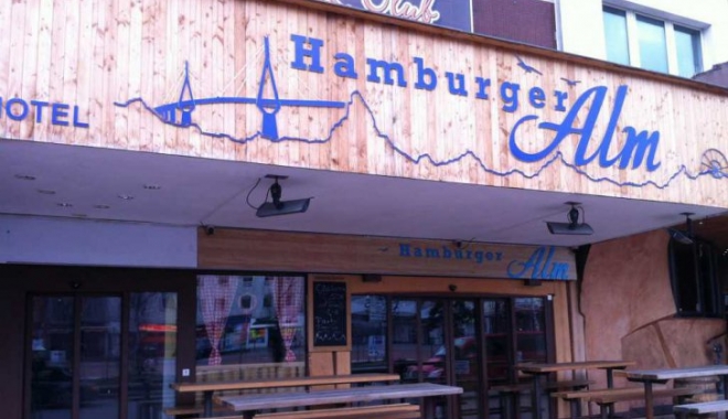 NICI RESTAURANTELE NU MAI SUNT SIGURE! 28 de VICTIME, după ce un individ a pulverizat gaze iritante - hamburgeralm32048300-1498992275.jpg