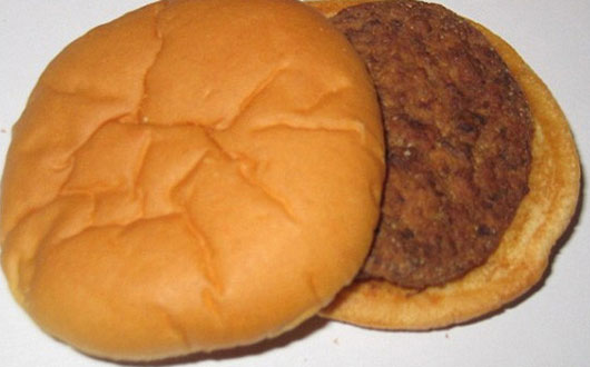Explicația McDonald’s la povestea burger-ului vechi de 14 ani, care nu a putrezit - hamburgervechi-1366895365.jpg