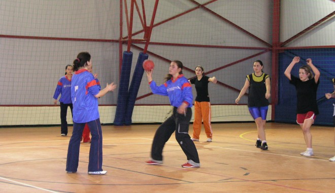 Handbal / Încep înscrierile în Campionatul județean de mini-handbal - handbal-1319106274.jpg