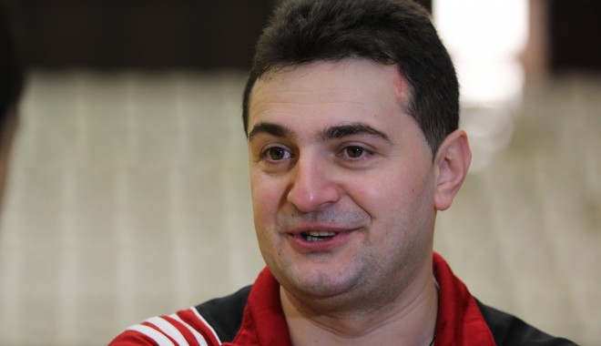 Handbal / Ce a spus Florentin Pera după victoria de la Bacău - handbal-1329727991.jpg