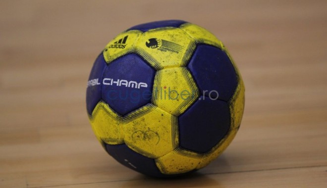 Handbal / Liga Națională de handbal rămâne cu 12 echipe - handbal-1332835423.jpg