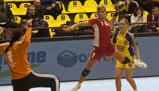 Handbal / Handbalistele de la Oltchim, bănuite de non-combat - handbal-1334910498.jpg
