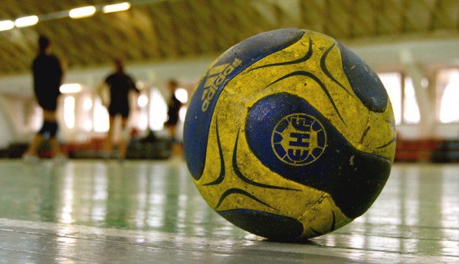 Handbal feminin: Iată cu cine va fi România în grupă, la Mondialul U-20 de anul viitor - handbal-1382459430.jpg