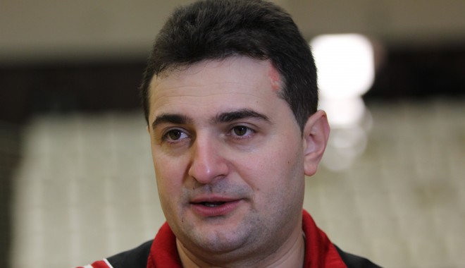 Handbal / Ce a declarat Florentin Pera după eșecul de la București - handbal1-1330598799.jpg