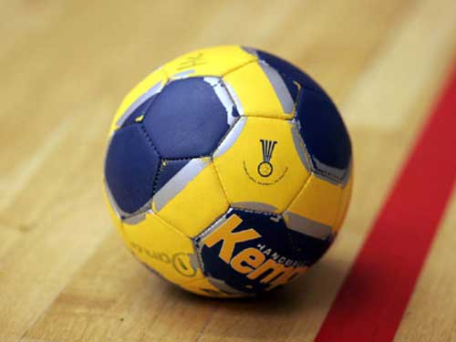 Handbal / HCM Constanța - Atletico Madrid, 13-12 la pauză - handbal20minge1316784789-1352999838.jpg