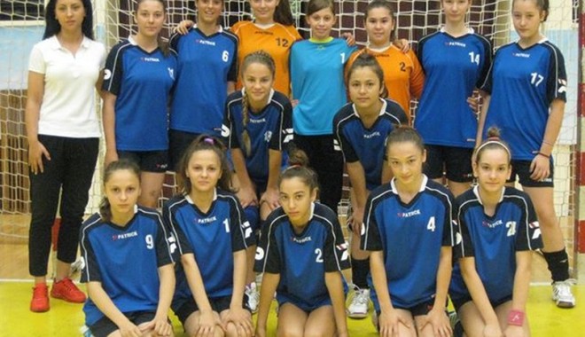 Handbalistele de la CSS 1 Constanța, premiu special la Turneul Final - handbalcss-1371540876.jpg
