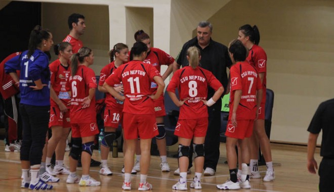 CSU Neptun, meci lejer cu Târgoviște - handbalcsuneptun59-1351278755.jpg