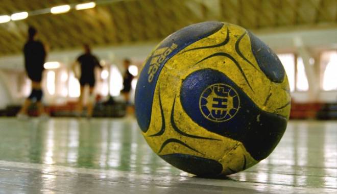 Handbal feminin: HCM Roman dispută, azi, primul meci din play-off cu SCM Craiova - handbalfeminin-1430310074.jpg