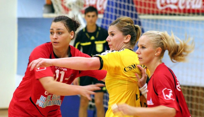 CSU Neptun, la a doua înfrângere din campionat - handbalfete-1379267063.jpg