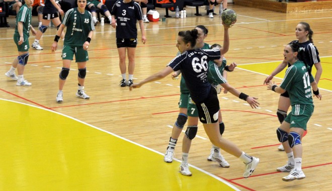 CSU Neptun, înfrângere la Deva - handbalfetecsuneptun-1335984944.jpg