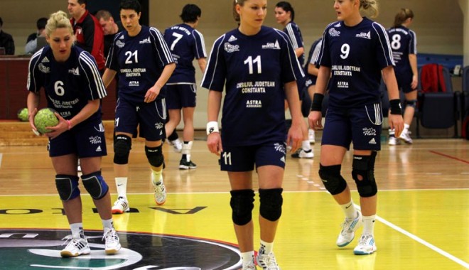 CSU Neptun,  șanse minime pe malul Dunării - handbalfetecsuneptun88-1335282506.jpg