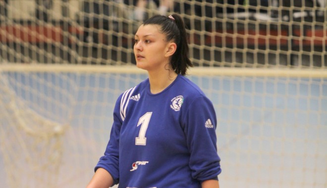 Handbal / O jucătoare de la CSU Neptun a fost amendată de Comisia de Disciplină a FRH - handbalfetecsuneptun90-1363691888.jpg