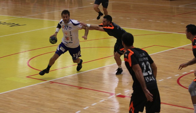 HCM Constanța și-a continuat șirul victoriilor la Tg. Jiu - handbalhcm20-1352655236.jpg