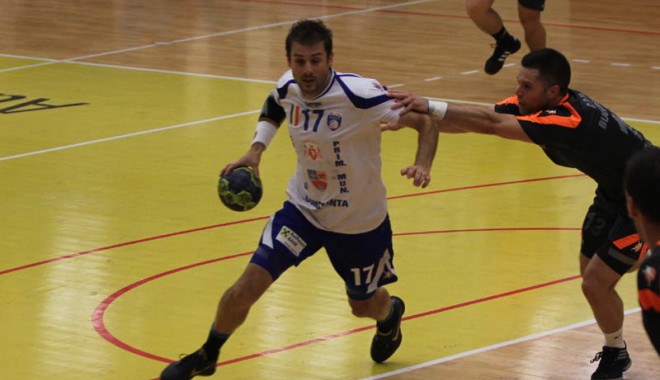 HCM Constanța, mare favorită - handbalhcm20-1353104065.jpg