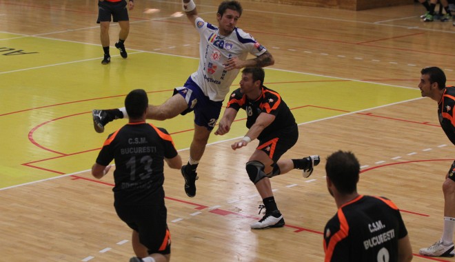Handbal / HCM Constanța a învins CSM București, scor 28-23 - handbalhcm43-1349615617.jpg