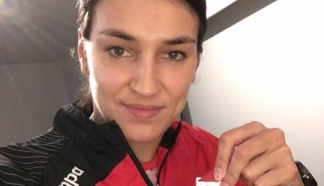 Handbal: Cristina Neagu, cea mai bună jucătoare româncă a anului 2015 - handbalisti-1452094176.jpg