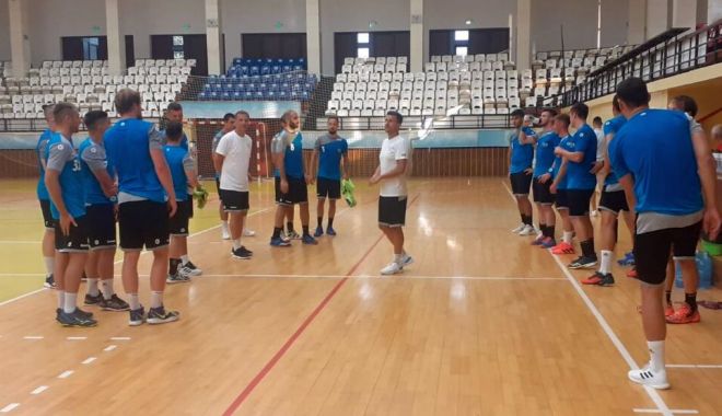 Handbaliştii de la HC Dobrogea Sud, „navetă” între Sala Sporturilor şi sala de forţă - handbalistii-1629194403.jpg