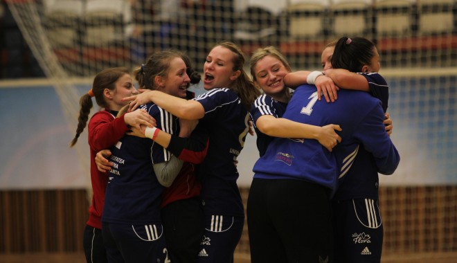 Handbal / CSU Neptun a promovat în Liga Națională, după victoria cu Știința Bacău - handbalneptun-1368025819.jpg