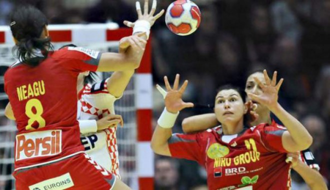 România întâlnește, astăzi, selecționata Muntenegrului - handbalromania-1354822524.jpg