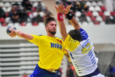 România, pe locul trei la turneul de handbal masculin din Polonia - handbalromaniasursahandbalvoleir-1430685079.jpg