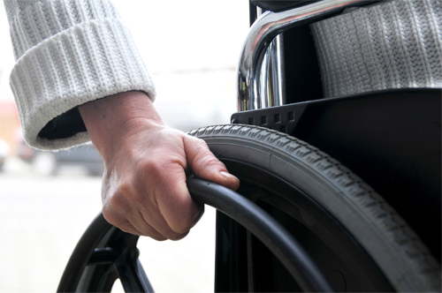 Câte persoane cu dizabilități trăiesc în România - handi1330014303-1373892527.jpg
