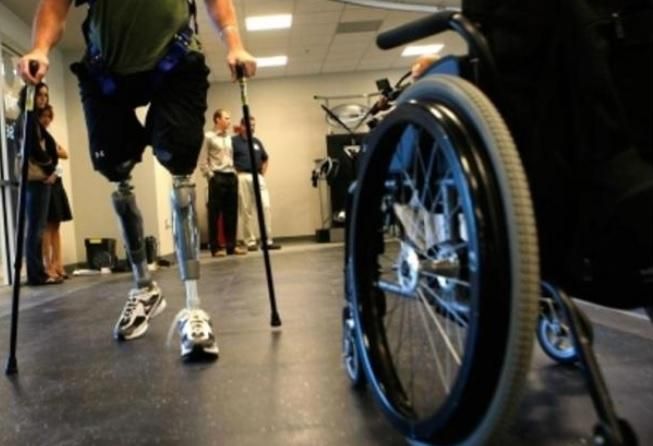 Persoanele cu dizabilități grave scutite de la plata unor taxe