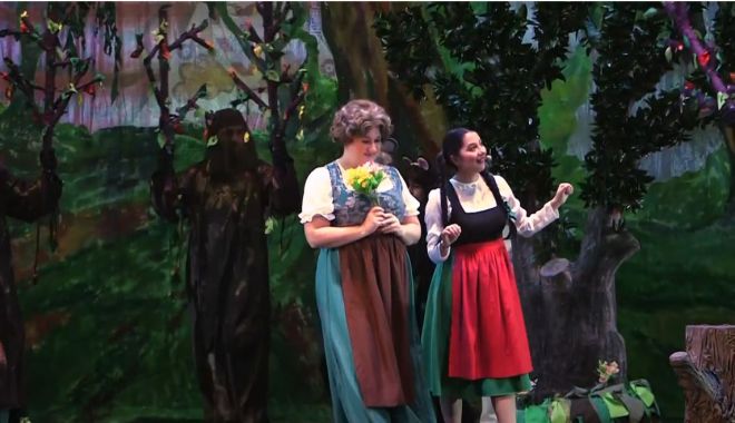 „Hansel și Gretel”, a treia vizionare online a celei mai recente premiere de la Teatrul „Oleg Danovski” - hansel-1640605321.jpg
