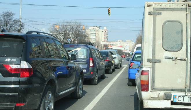 Haos în intersecția de la ICIL. Nu funcționează semafoarele - haosintersectie-1444652257.jpg
