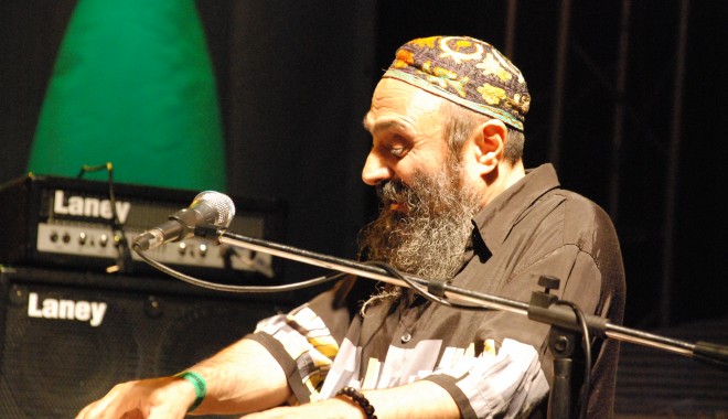 Harry Tavitian cântă în seara asta în Constanța - harrytavitianpeninsula2008fotoga-1353664566.jpg