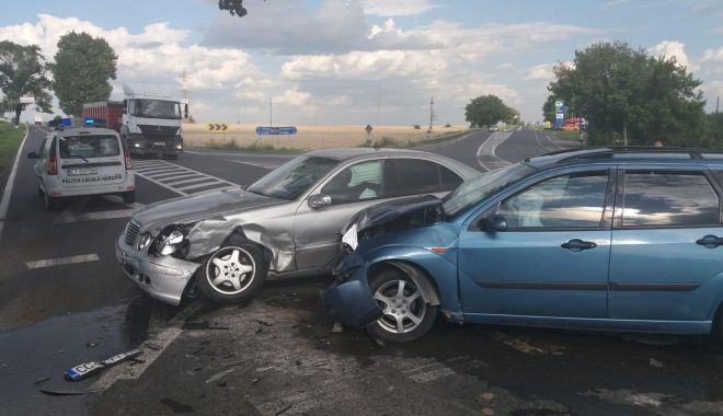 Accident rutier la Hârșova. Două mașini au fost avariate - harsova-1531753937.jpg