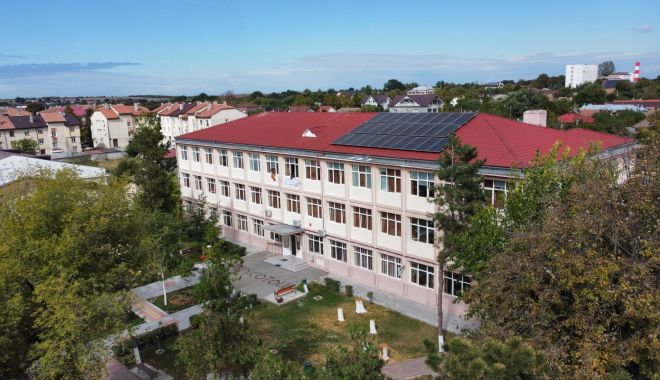 Primăria Hârşova va monta panouri fotovoltaice la Liceul teoretic „Ioan Cotovu” - harsovapanouri-1664894746.jpg