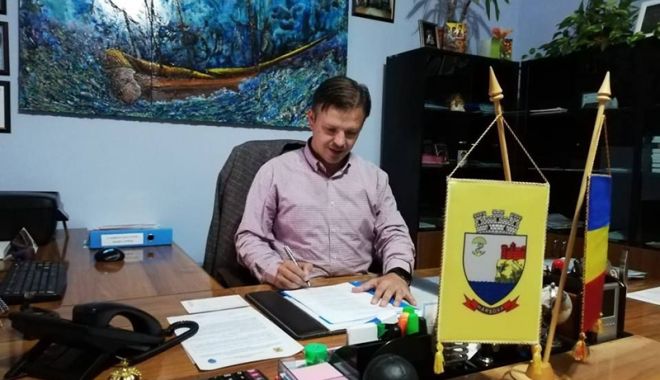 Primarul Viorel Ionescu a atras fonduri pentru investiții la spitalul din Hârșova - harsovaviorelionescu-1540300261.jpg