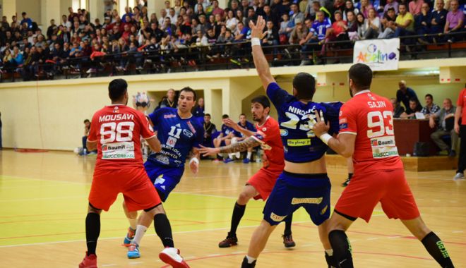 HCDS, duel cu Dinamo, în final de sezon. 