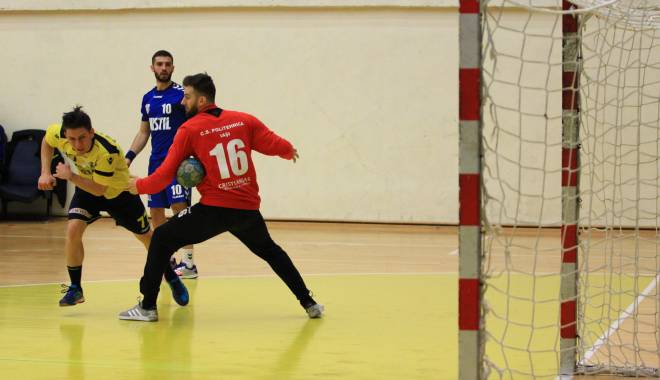 GALERIE FOTO / Handbal: HC Farul, victorie cu Poli Unistil Iași, scor 29-24 - hcfarul1-1447591862.jpg