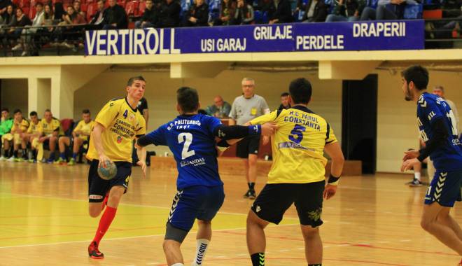 GALERIE FOTO / Handbal: HC Farul, victorie cu Poli Unistil Iași, scor 29-24 - hcfarul2-1447591876.jpg