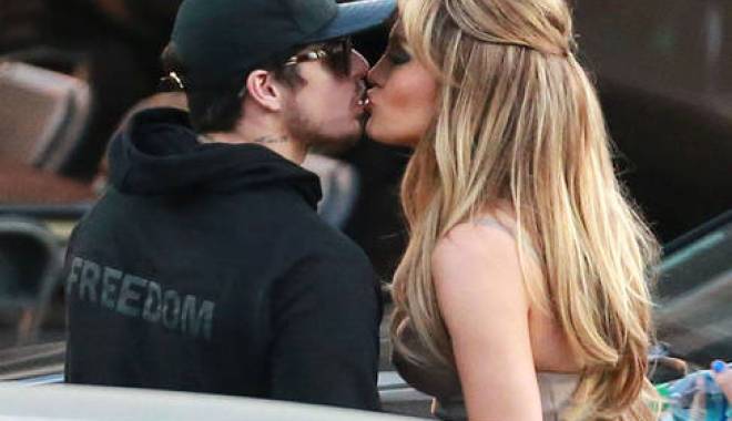 Jennifer Lopez și Casper Smart, din nou împreună! - hepta1984072c51fa1271f-1427796740.jpg