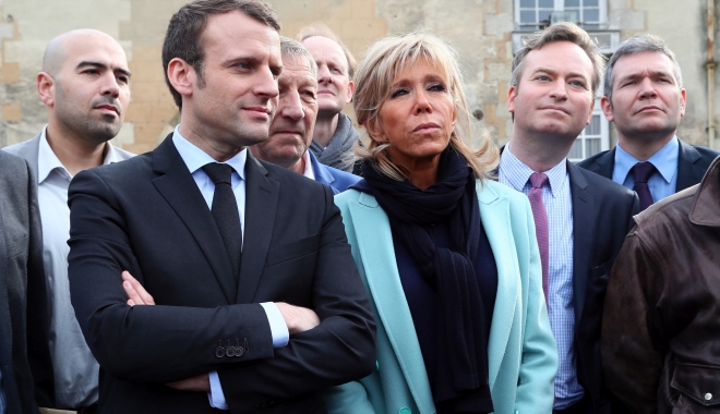 GALERIE FOTO. Femeia din spatele lui Emmanuel Macron. Profesoară de Artă Dramatică, cu 25 de ani mai în vârstă ca el - hepta2834505-1494241300.jpg