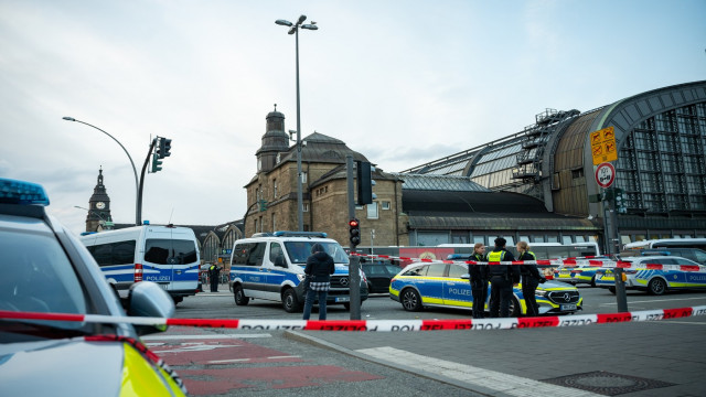 Bilanțul atacului cu cuțitul în gara din Hamburg crește la 18 răniți