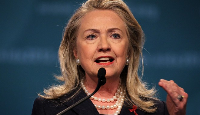 Hillary Clinton a fost atacată cu un pantof în timpul unei conferințe - hillaryclinton2-1397199148.jpg