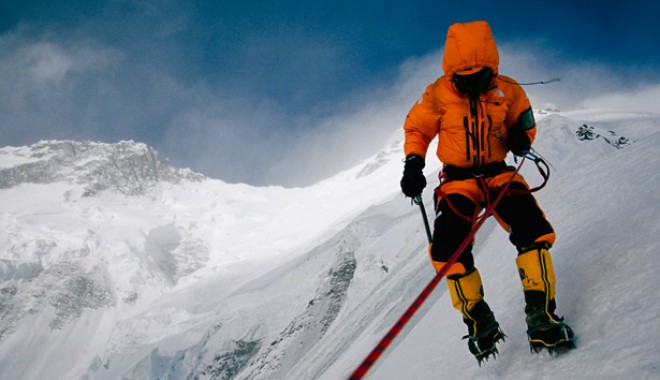 Alpiniști străini, uciși de către insurgenți islamiști în sectorul pakistanez al Masivului Himalaya - himalaya-1371998274.jpg