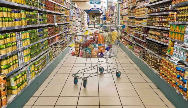 Creşte numărul românilor care vor primi vouchere pentru alimente din 2023 - hipermarket-1671446066.jpg