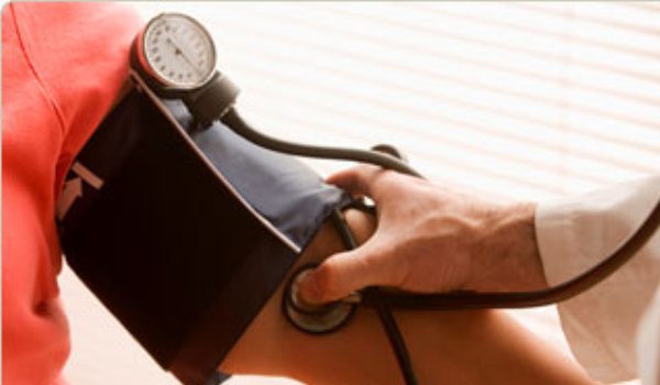 Hipertensiunea arterială poate duce  la accident vascular - hipertensiune-1344540714.jpg