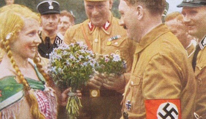 Fotografii color rare cu Adolf Hitler, scoase la licitație/Galerie FOTO - hitlerpozacolor3-1316083346.jpg
