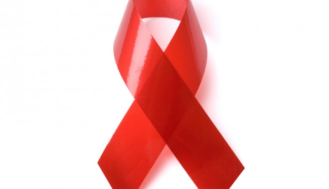 Tot mai mulți tineri, infectați cu HIV pentru că nu folosesc prezervativul - hiv-1345766733.jpg