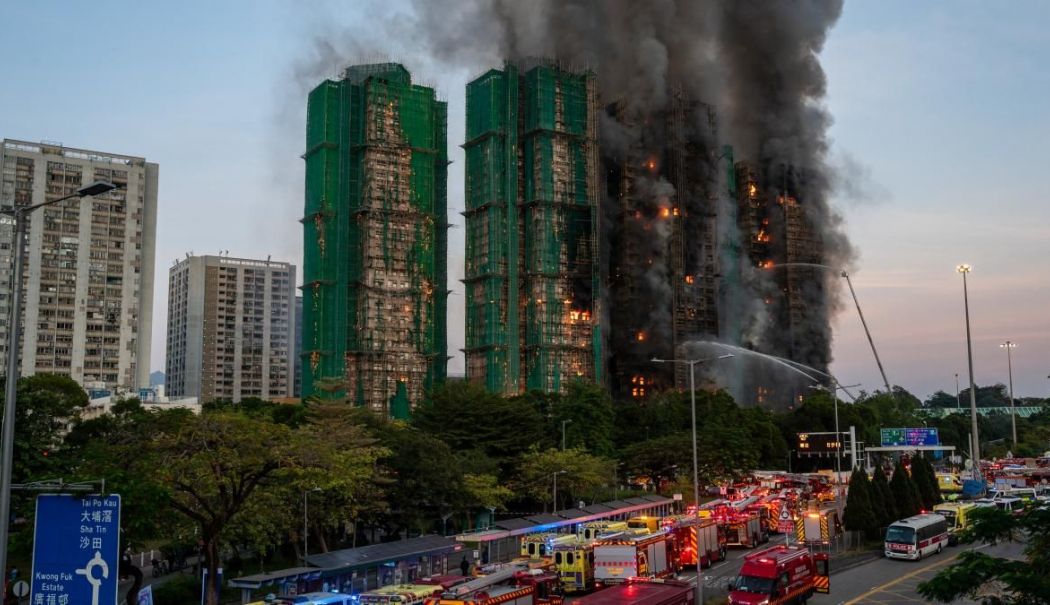 Trei suspecți reținuți după incendiul devastator din Hong Kong - hk-1764225880.jpg