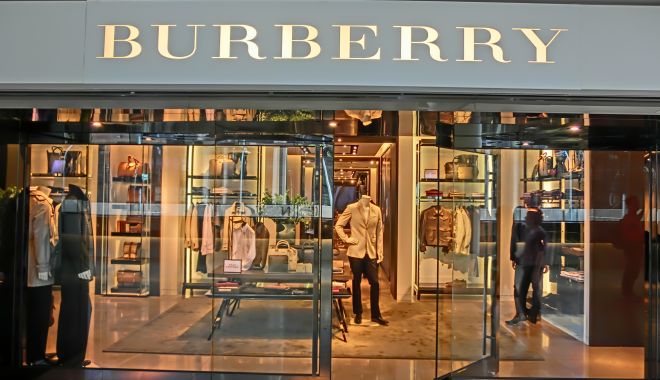 Burberry a dat foc la 36,5 milioane de dolari! Cum se explică gestul extrem - hkcentralpacificplaceshopburberr-1532068934.jpg