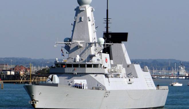 Distrugătorul britanic HMS Duncan a sosit în Portul Constanța - hmsduncan-1446998175.jpg